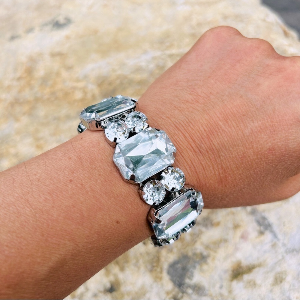 Elegant Silver tone Bracelet